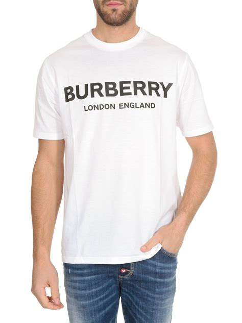 burberry t shirt original price.